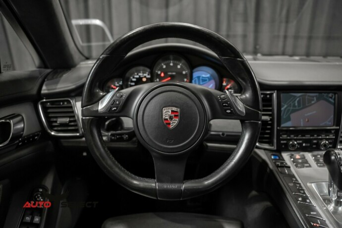 porsche-panamera-bensin-2010-big-39