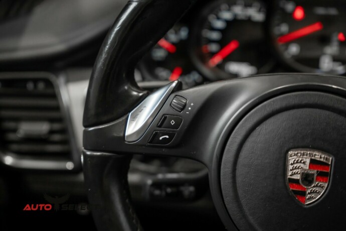 porsche-panamera-bensin-2010-big-41