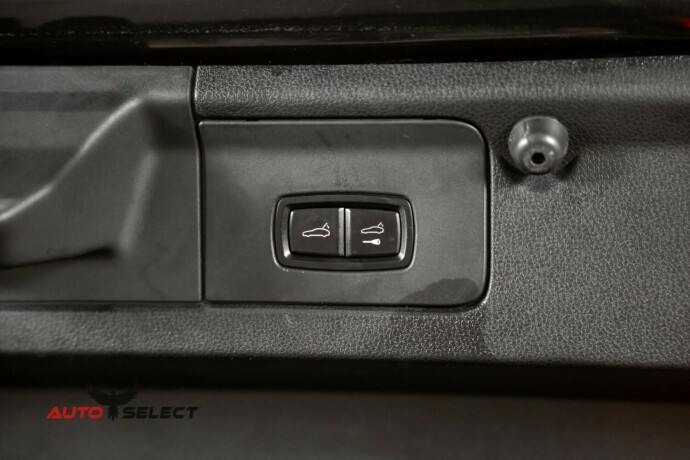 porsche-panamera-bensin-2010-big-14