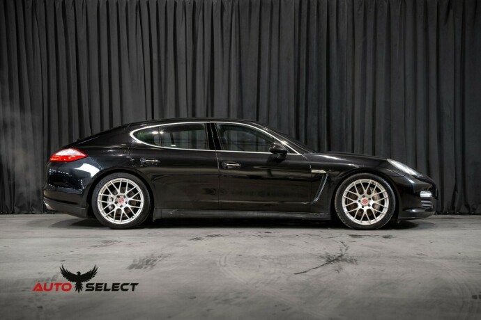 porsche-panamera-bensin-2010-big-17