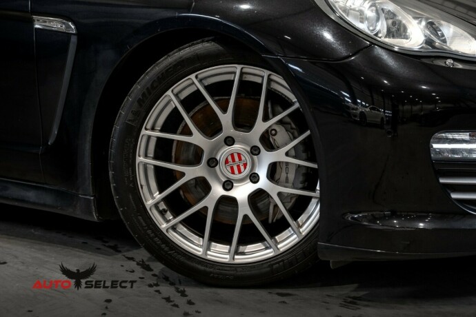 porsche-panamera-bensin-2010-big-2