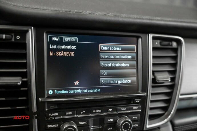 porsche-panamera-bensin-2010-big-57