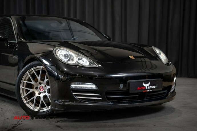 porsche-panamera-bensin-2010-big-1