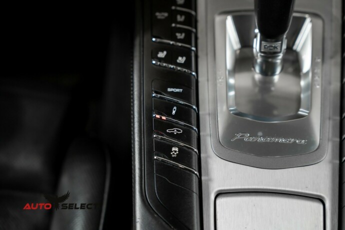 porsche-panamera-bensin-2010-big-48