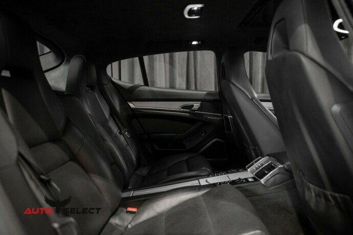 porsche-panamera-bensin-2010-big-19