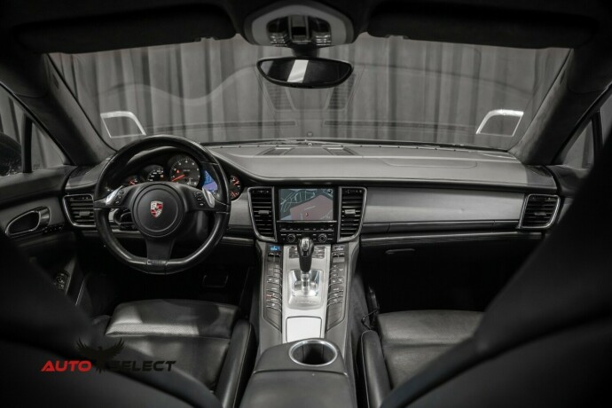 porsche-panamera-bensin-2010-big-45