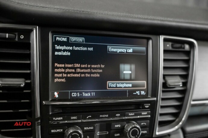 porsche-panamera-bensin-2010-big-56