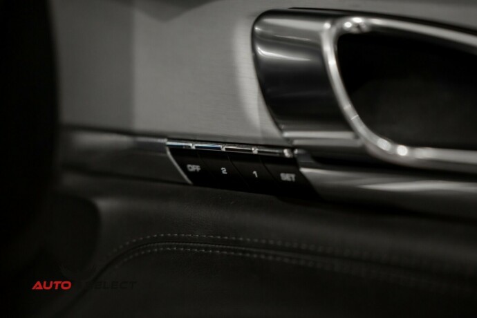 porsche-panamera-bensin-2010-big-25