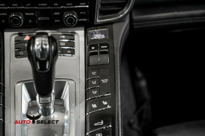 porsche-panamera-bensin-2010-big-51