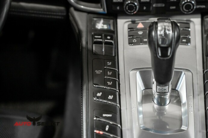 porsche-panamera-bensin-2010-big-49