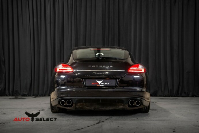 porsche-panamera-bensin-2010-big-10