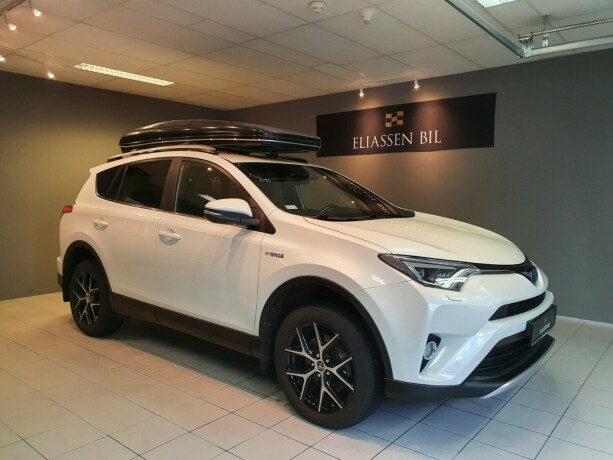 toyota-rav4-elektrisitetbensin-2016-big-0