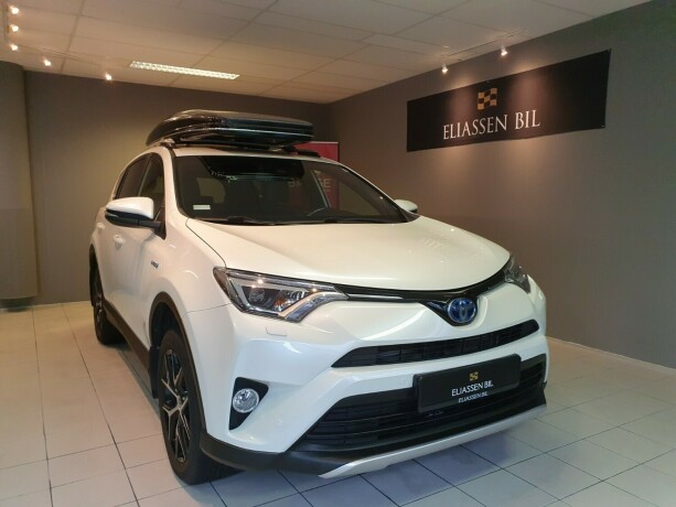 toyota-rav4-elektrisitetbensin-2016-big-7