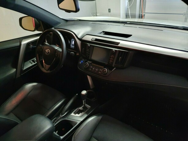 toyota-rav4-elektrisitetbensin-2016-big-12