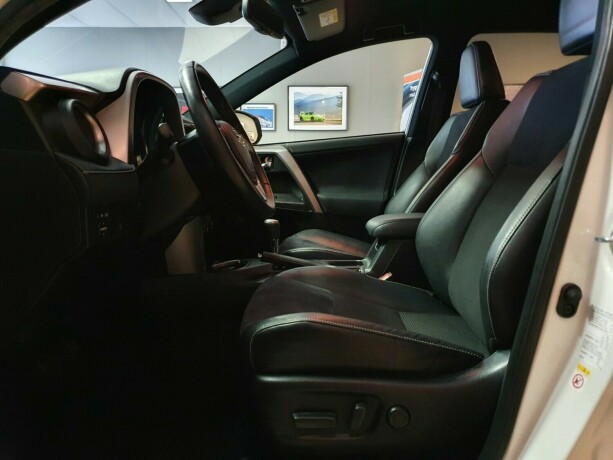 toyota-rav4-elektrisitetbensin-2016-big-16