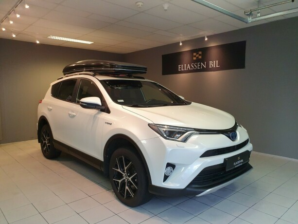 toyota-rav4-elektrisitetbensin-2016-big-8