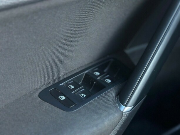 volkswagen-golf-elektrisitet-2020-big-23