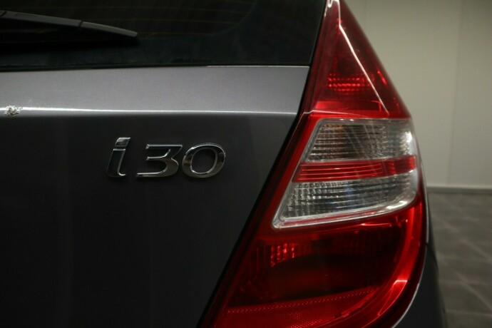 hyundai-i30-diesel-2012-big-16