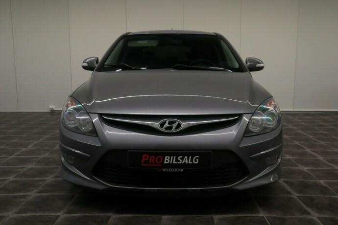 hyundai-i30-diesel-2012-big-5