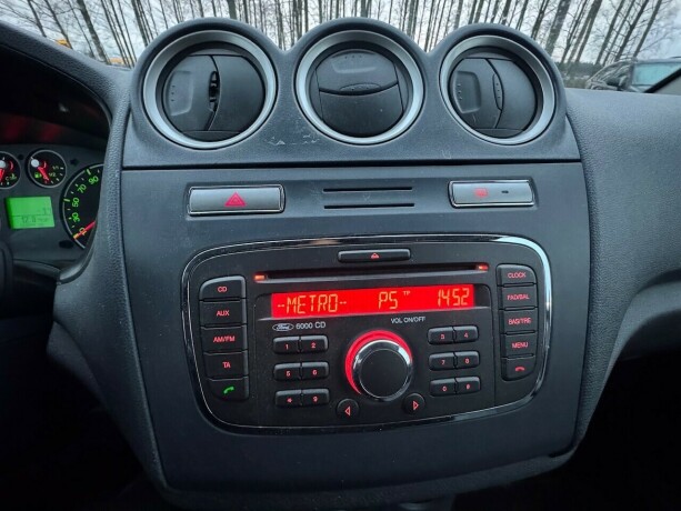 ford-transit-connect-diesel-2013-big-16