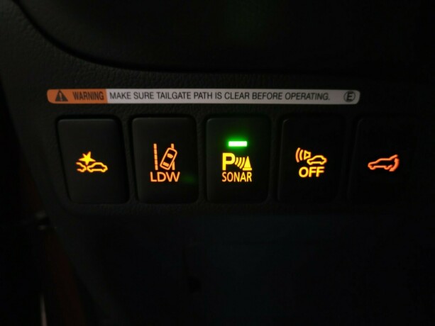 mitsubishi-outlander-elektrisitetbensin-2016-big-21