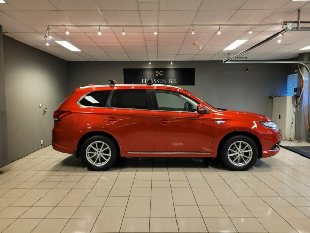 mitsubishi-outlander-elektrisitetbensin-2016-big-4