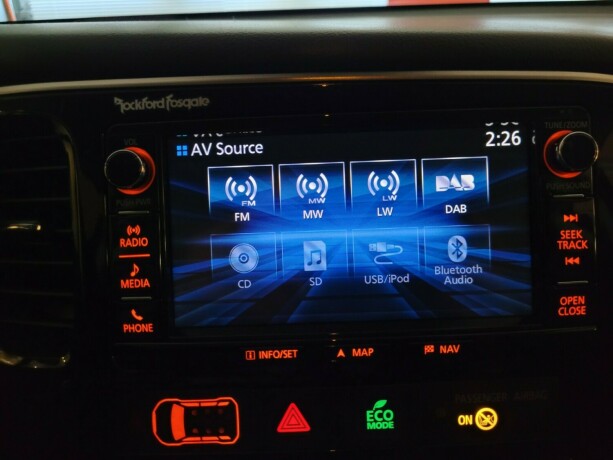 mitsubishi-outlander-elektrisitetbensin-2016-big-28