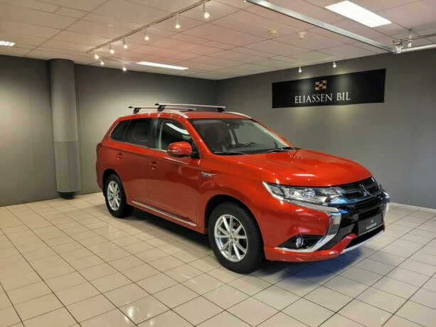 mitsubishi-outlander-elektrisitetbensin-2016-big-1