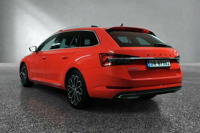 skoda-superb-diesel-2021-big-2