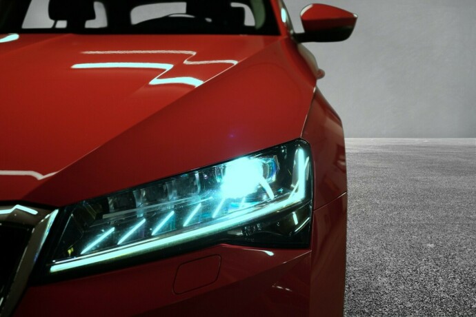 skoda-superb-diesel-2021-big-8