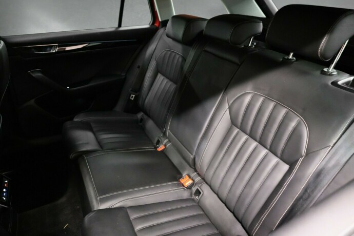 skoda-superb-diesel-2021-big-15