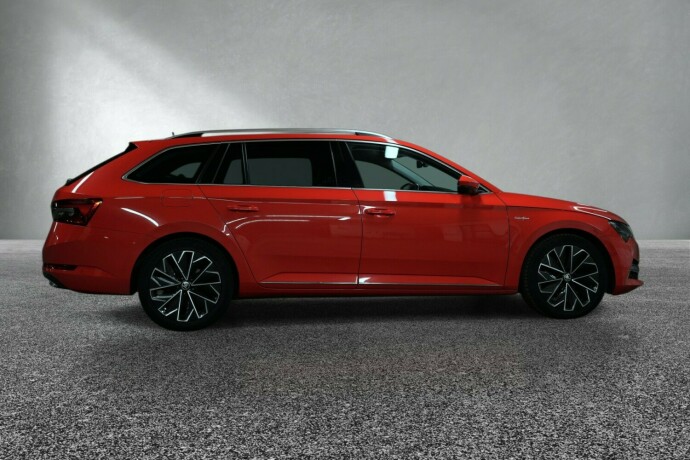 skoda-superb-diesel-2021-big-5