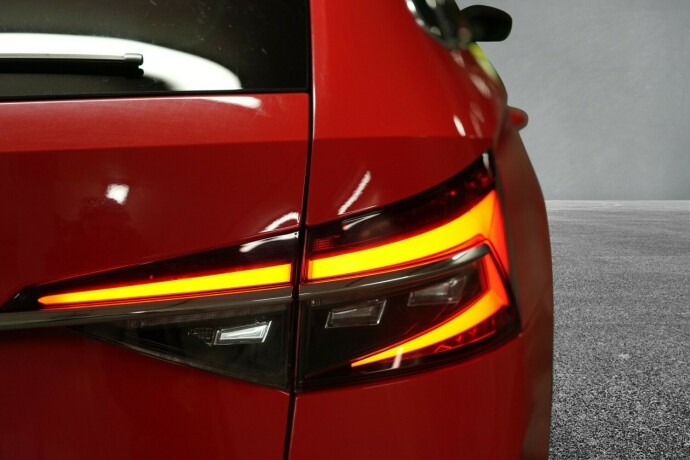 skoda-superb-diesel-2021-big-9