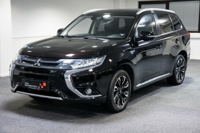 mitsubishi-outlander-elektrisitetbensin-2017-big-0