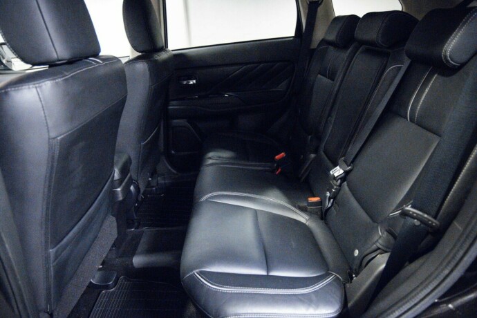 mitsubishi-outlander-elektrisitetbensin-2017-big-6