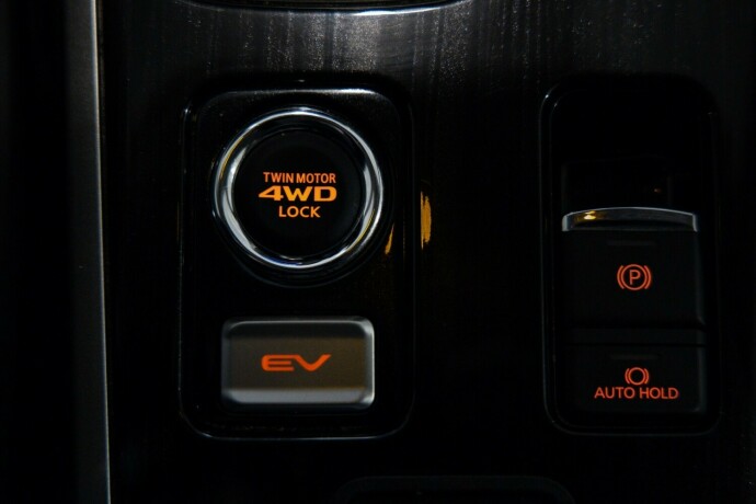 mitsubishi-outlander-elektrisitetbensin-2017-big-17