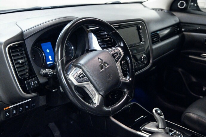 mitsubishi-outlander-elektrisitetbensin-2017-big-5