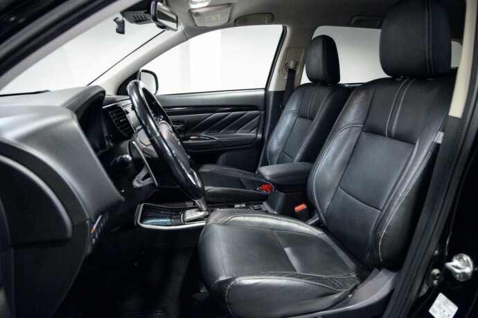 mitsubishi-outlander-elektrisitetbensin-2017-big-4