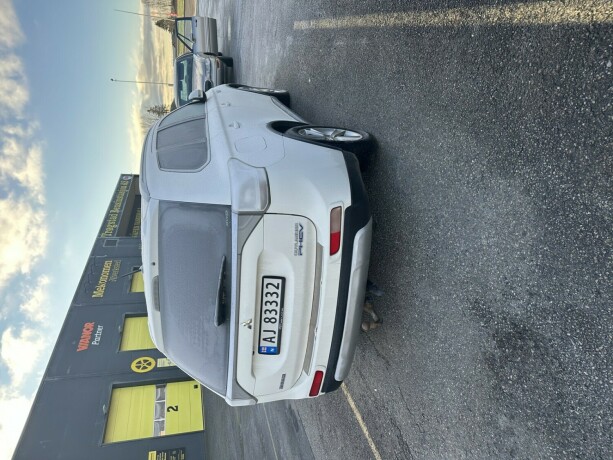 mitsubishi-outlander-elektrisitetbensin-2015-big-2