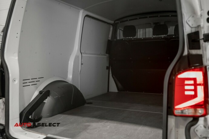 volkswagen-transporter-diesel-2021-big-12