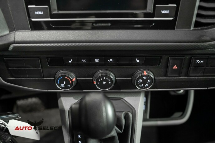 volkswagen-transporter-diesel-2021-big-28