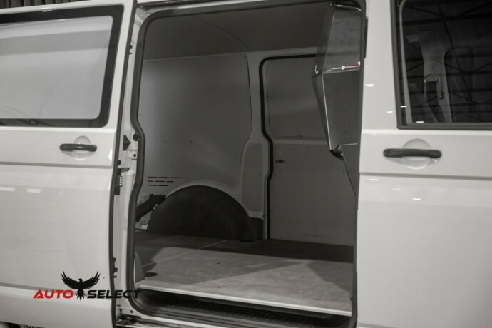 volkswagen-transporter-diesel-2021-big-14