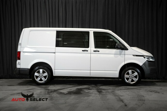 volkswagen-transporter-diesel-2021-big-13