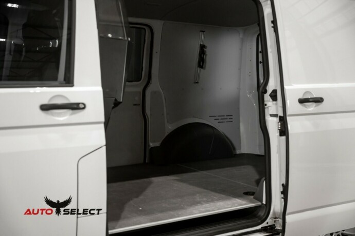 volkswagen-transporter-diesel-2021-big-8