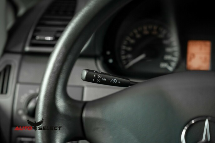 mercedes-benz-vito-diesel-2012-big-24