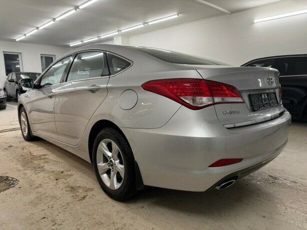 hyundai-i40-diesel-2012-big-2