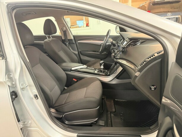 hyundai-i40-diesel-2012-big-16