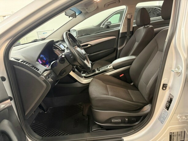 hyundai-i40-diesel-2012-big-22