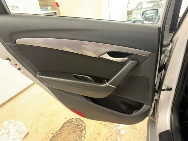 hyundai-i40-diesel-2012-big-20