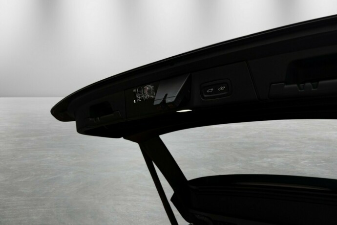 volvo-v90-elektrisitetbensin-2019-big-10